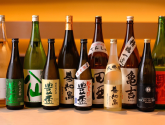 赤坂 鮨ふくなが 求人 日本酒なども豊富に扱います。ホール希望の方も大歓迎。接客経験を活かしてください。