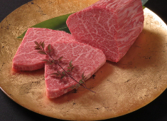 株式会社 アイティープラス／「焼肉 いのうえ」「焼肉Roins 」「溶岩焼肉 フジビーフ」 求人 月8日休みの選択も可能です！休日重視のスタイルで働けます。