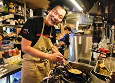 東急歌舞伎町タワー「新宿カブキhall」プロジェクト／(株)浜倉的商店製作所 求人 各ジャンルの料理長・店長経験者は即戦力として月給36万円スタート(週休2日)！ココでしか経験できないワクワクを！