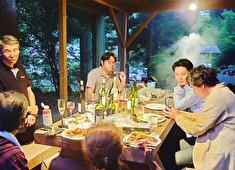 『アムール』『Casa Vinitalia(カーザヴィニタリア)』／南国商事株式会社 求人 スタッフ皆で本気のBBQ大会！
同じ仲間になり、共に成長していきませんか？