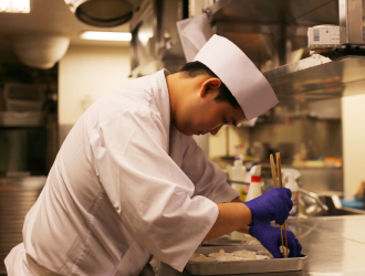 株式会社クリエイト・ダイニング 求人 和食経験者も大歓迎！和食・居酒屋から寿司や会席・日本料理まで幅広い業態があります。