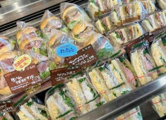 Bakery&Patisserie REBELLBE (リベルべ)／株式会社Az 求人 サンドイッチ系のパンも充実♪経験の浅い方も、まずはサンドイッチなどできることから徐々にお任せしていきます！