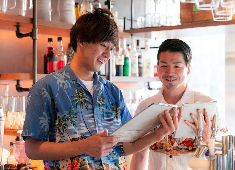 株式会社ゼットン 求人 夢に向かって頑張るスタッフがたくさんいます。⼀緒に夢を叶えるための第⼀歩を踏み出してみませんか？