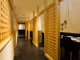 焼肉専科 肉の切り方／株式会社 明治座フードコミュニティー 求人