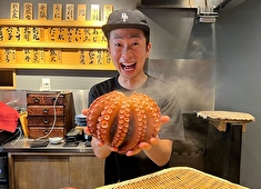 「鮨 りんだ」「ブルペン」「DUGOUT（ダグアウト）」／株式会社ショートストップ 求人 仕込み中も笑顔を絶やさず、コミュニケーションを取りながら行えるから、ピリついた雰囲気などはございませんよ！