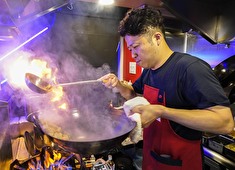 株式会社 浜倉的商店製作所 求人 様々なジャンルからの料理人が活躍中！メニュー開発にもチャレンジできます！料理長・店長経験者は月給37万円スタート！