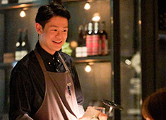 RACINES（麻布台） 求人 ★5職種大募集★店⻑･マネージャー候補＊料理長候補＊調理スタッフ＊ホールスタッフ＊調理見習