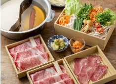 株式会社ワールドダイニング 求人 「牛角」も「温野菜」も難しい調理はありません。未経験でも3ヶ月程度あれば、ホールもキッチンも習得可◎