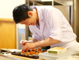 新橋 かま田 求人 個人店が初めての方もご安心ください。アットホームで働きやすい環境を整えています。安心して働けます！