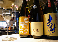 鳥旬・かがり火 求人 日本酒・焼酎など興味や知識を活かし、和食・焼き鳥を引き立て、付加価値を付け加えてくれるホールスタッフも大歓迎！