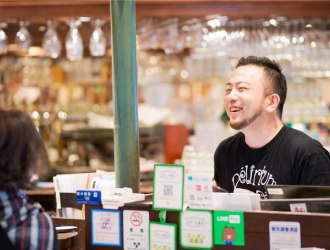EVER BREW（エバーブルー）株式会社 求人 他社と差別化を意識したお店づくりを実践。毎年1～3名の独立者を輩出するのも、飲食の実力が身につく環境だかこらこそ！