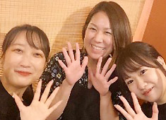 「六角亭 中目黒」「カフェダイニングFuji」 求人 スタッフ同士仲が良くて、アルバイトスタッフの比率は比較的高め。本当に明るい雰囲気で楽しいお店です！