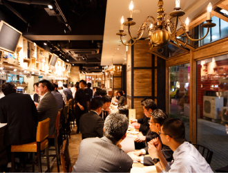 EVER BREW（エバーブルー）株式会社 求人 他社と差別化を意識したお店づくりを実践。毎年1～3名の独立者を輩出するのも、飲食の実力が身につく環境だかこらこそ！