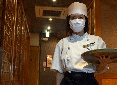 「和牛名匠 牛国屋」「焼肉 黄金の牛」／株式会社 ヒロジャパン フードサービス 求人 将来の自分のために、武器（肉の扱い）を身に付けたい方も歓迎します。