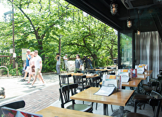 Mark Matsuoka Grill（マークマツオカグリル）／Mark Matsuoka Grill 札幌／ 株式会社ジャパントランスワールド 求人 街に根付き愛される…そんなブランドを今後も出店予定！経験や意欲を活かし一緒に当社の新たな1ページを創ってください！