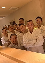 「鮨 りんだ」「ブルペン」「DUGOUT（ダグアウト）」／株式会社ショートストップ 求人