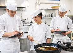 山大商事株式会社（平安グループ）【東証スタンダード上場企業】 求人 昔ながらの厳しい人間関係は皆無。教えることが好きな先輩たちばかり！将来性も抜群です！
