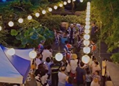 株式会社日影茶屋 求人 夏祭りは、地域の方をご招待して行います。地域コミュニティーを大切にしています。