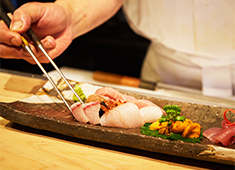 『魚屋 あらまさ』『のどぐろ酒場浜吉丸』『和食のあらまさ』『日本酒ト肴 縁（ゆかり）』 他 ／株式会社レストレ 求人 仕入れやメニュー考案を始め個人店の様な自由度の中で働ける！経験を積みたい・活かしたい…ともに叶う職場環境があり！