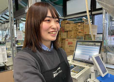 スーパーつかさ／司商事株式会社 求人 スタッフ同士のコミュニケーションが取れ笑顔が絶えません！
