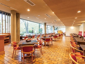 株式会社クリエイト・レストランツ 求人 美術館、ゴルフ場、野球場内のレストランなども運営。普通の飲食企業ではできない経験ができますよ！