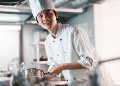 KITCHEN LABO CONNECT YOYOGI／株式会社食楽宝庫 求人 30代前後のメンバーが活躍する少人数のチーム。めったに募集枠が出ない貴重なお仕事です。