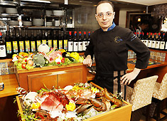Ristorante da Nino（リストランテ・ダ・ニーノ）／Nino Caffe（ニーノ・カフェ） 求人 オーナーシェフ自ら腕をふるう本場のシチリア料理をあなたの「モノ」にして、あなたとお店の成長に活かしてください。