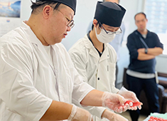 【グルメ廻転寿司】【立ち飲み寿司】／株式会社ネオ・エモーション 求人 本社で学んで現場で活かす！成長速度が違います！