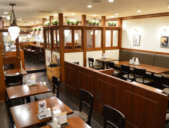 洋食亭ブラームス／株式会社ノースフィールド 求人 ノスタルジックな雰囲気の店内。この雰囲気も洋食店ならではです。
