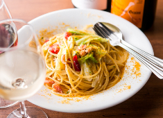 Tocci／株式会社 栃木屋酒店 求人 パスタなどイタリアンをベースとした料理を提供し、バラエティー豊富なラインナップを取り揃えております。