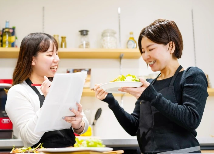 株式会社神戸物産（東証プライム上場企業） 求人 商品開発スタッフも募集中です。(勤務地は本社)経験を活かし、ヒット商品を開発してください。