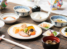 ホテル日航立川 東京（株式会社オークラニッコーホテルマネジメント立川事業所） 求人 和・洋40種類以上のメニューが並ぶ朝食ブッフェ。ライブキッチンからは日替わりで天婦羅又はステーキを提供いたします。