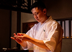 株式会社Human Qreate／『江戸料理 一石三鳥 西麻布』『鮨 鴉巣（カラス）』他 求人 『常に創造し、スピードと質を同時に追い求める集団であり、笑顔が密になる時代を創る』という理念の元スタッフ目線を徹底