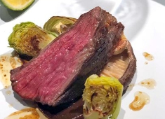 株式会社 日山（WAGYU 日山／すき焼割烹 日山） 求人 最高級和牛を堪能できる「現代和牛料理」として注目を浴びる当店。やりがい充分の環境です！