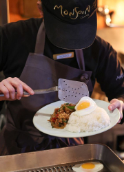 モンスーンカフェ／株式会社グローバルダイニング 求人