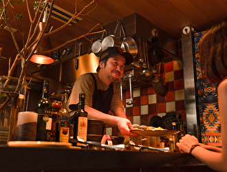 株式会社エーディーエモーション／『W AOYAMA -The Cellar & Grill-』『fummy's grill』etc. 求人