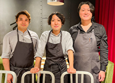 株式会社エーディーエモーション／『W AOYAMA -The Cellar & Grill-』『fummy's grill』etc. 求人 年齢や経験を問わず、ご入社後の頑張りが評価されるから、全員にチャンスがある会社です！