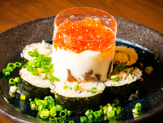 株式会社エモーション 求人 インスタ映えに強みがあり、料理やサービスの魅せ方で価値ある商品を生み出しています！現代の繁盛店のノウハウが学べます