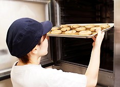 「BAGEL & BAGEL」etc.／株式会社アルテゴ 求人 むずかしい調理はありませんが、料理が好きな方や得意な方はより活躍できる環境です。