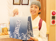 『にぎりの徳兵衛』【株式会社アトム／東証スタンダード・名証メイン上場（コロワイドグループ企業）】 求人 今後も出店を計画しているからオープニングスタッフも随時先行募集中です！“人ありき”の出店も大切にしています。