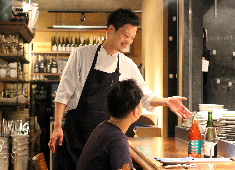 Äta（アタ）／Värmen（バーマン）etc.／株式会社Varmen 求人 20～40代の若手～中堅が活躍中！マニュアルで固めるのではなく、自由度を大切に働いていける自由度抜群の職場です！