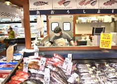 『ヤマト水産』／ヤマトサカナ株式会社　※小売り事業部採用本部 求人 スタート時から前職経験などを最大限優遇し決定している為、給与面でもご納得の上でご入社いただけるかと思います。