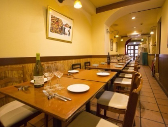 『trattoria bar Carina carina』『CASTELLINA』『PIATTI CASTELLINA』etc.／株式会社カステリーナ 求人