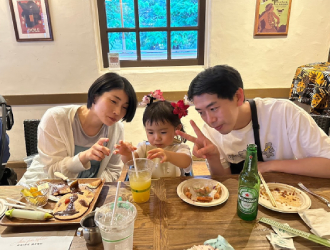 株式会社クリスタルインターナショナル 求人 社員旅行へは家族も参加OK！ハワイ旅行に家族で参加したメンバーもいます。家族も大切にできる職場です。