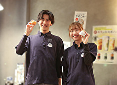 京鼎樓（ジンディンロウ）／株式会社 JIN DIN ROU 求人 写真は商品開発の風景。今までの経験を存分に活かし、開発スタッフとしてご活躍いただけます。