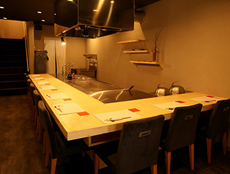 鉄板焼LOJI／株式会社 キューブ 求人