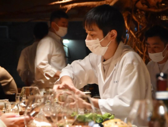 広尾　小野木 求人 調理・ホールの垣根なく、全員でお店をつくるスタイルです。あなたの個性やアイデアも活かせる環境です。