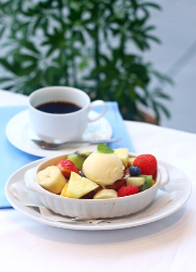 「APOLLON FRUIT GARDEN」「果実園リーベル 新越谷VARIE店」／アポロホールディング 株式会社 求人