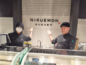 株式会社プレコフーズ　※飲食事業部 求人 Reオープンした惣菜＆スタンドバー「肉山肉右衛門」。商品開発などに参加する機会もありますよ！
