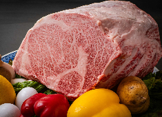 「和牛名匠 牛国屋」「焼肉 黄金の牛」「牛国屋 セントラルキッチン」／株式会社 ヒロジャパン フードサービス 求人 将来の自分のために、武器（肉の扱い）を身に付けたい方も歓迎します。